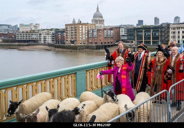 London, Egyesült Királyság. 2026. szeptember 27. Gloria Hunniford televíziós és rádiós műsorvezető, London polgármestere, Dame Susan Langley és Lon...