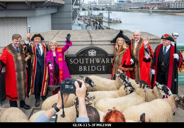 London, Egyesült Királyság. 2026. szeptember 27. Gloria Hunniford televíziós és rádiós műsorvezető, London polgármestere, Dame Susan Langley és Lon...