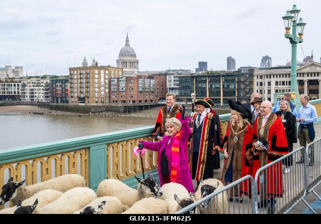 London, Egyesült Királyság. 2026. szeptember 27. Gloria Hunniford televíziós és rádiós műsorvezető, London polgármestere, Dame Susan Langley és Lon...