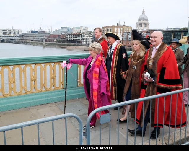 Southwark híd, London, Egyesült Királyság. 2026. szeptember 27. A 2026-os juhösvény a Southwark hídon. Gloria Hunniforddal. Fotó: Matthew Chattle/A...