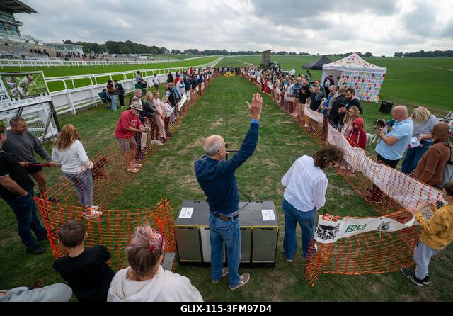 A 2026-os, Surrey-ben található Epsom Racecourse-on megrendezett Terrier Derby rajtja. A terrierek az Epsom Racecourse-on, Surrey-ben megrendezett...