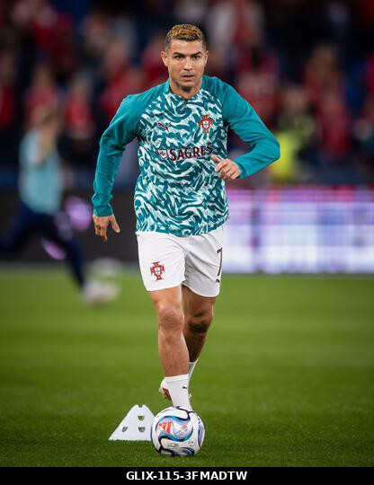 Oslo, Norvégia, 2026. szeptember 27., Cristiano Ronaldo bemelegít az Ullevaal Stadionban, Anne-Marie Forker/Alamy Live News