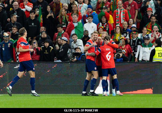 Oslo, Norvégia. 2026. szeptember 27. OSLO, NORVÉGIA - SZEPTEMBER 27.: Norvégia játékosai ünnepelnek a gól után az UEFA Nemzetek Ligája Norvégia-Por...