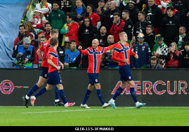 Oslo, Norvégia. 2026. szeptember 27. OSLO, NORVÉGIA - SZEPTEMBER 27.: Norvégia játékosai ünnepelnek a gól után az UEFA Nemzetek Ligája Norvégia-Por...