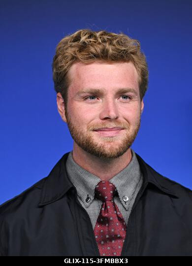 Los Angeles, USA. 2026. szeptember 27. Alex Warren megérkezik a 2026-os MTV Video Music Awards díjátadóra, a Peacock Színházba. Fotó: Doug Peters/E...