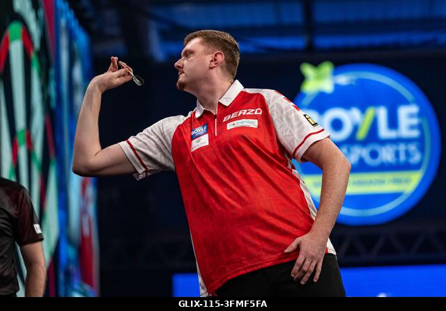 Mattioli Aréna, Leicester, Egyesült Királyság. 2026. szeptember 28. PDC World Grand Prix Darts, 1. nap; Niko Springer akcióban az oche-n, első ford...