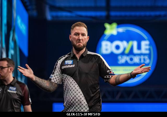 Mattioli Aréna, Leicester, Egyesült Királyság. 2026. szeptember 28. PDC World Grand Prix Darts, 1. nap; Danny Noppert ünnepli, hogy az első forduló...