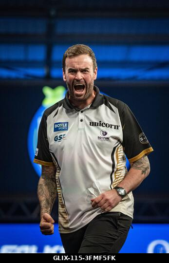 Mattioli Aréna, Leicester, Egyesült Királyság. 2026. szeptember 28. PDC World Grand Prix Darts, 1. nap; Ross Smith ünnepli, hogy az első fordulóban...