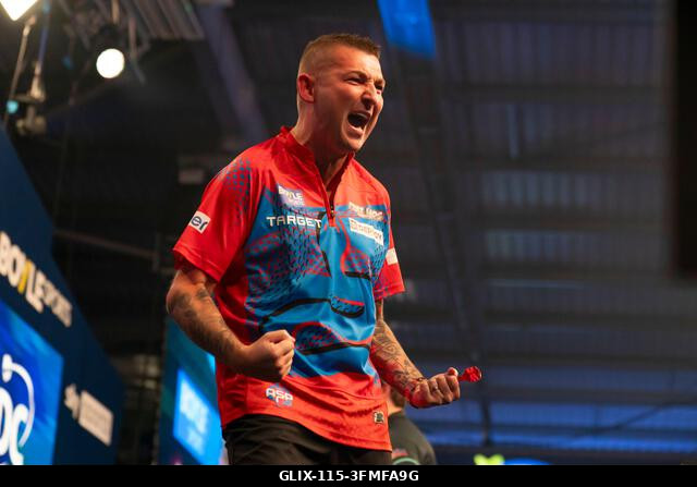 Leicester, Egyesült Királyság. 2026. szeptember 28. Nathan Aspinall ünnepli győzelmét Kevin Doets ellen a 2026-os Boyle Sports World Grand Prix-n a...