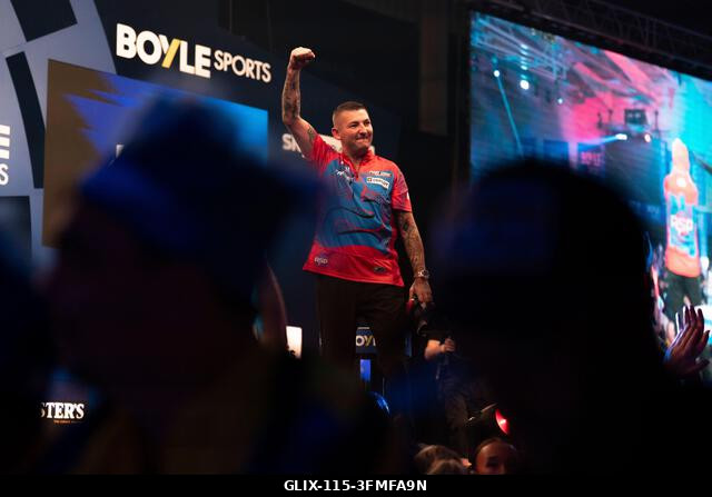 Leicester, Egyesült Királyság. 2026. szeptember 28. Nathan Aspinall ünnepli győzelmét Kevin Doets ellen a 2026-os Boyle Sports World Grand Prix-n a...