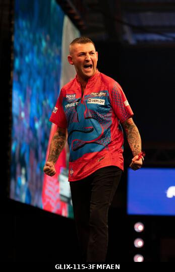 Leicester, Egyesült Királyság. 2026. szeptember 28. Nathan Aspinall ünnepli győzelmét Kevin Doets ellen a 2026-os Boyle Sports World Grand Prix-n a...