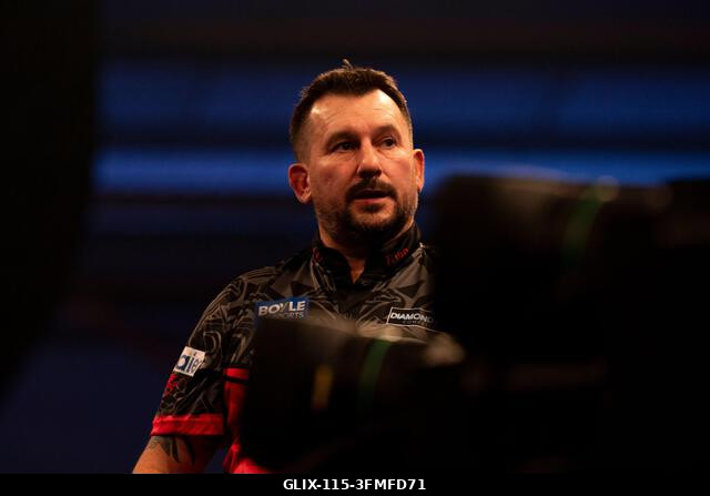 Leicester, Egyesült Királyság. 2026. szeptember 28. Jonny Clayton a 2026-os Boyle Sports World Grand Prix alatt a Mattioli Arénában, Leicesterben,...