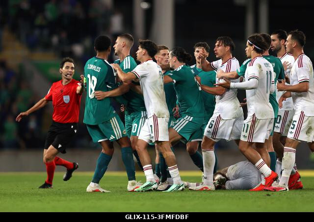 Eldurvult az indulatok az észak-ír Shea Charles és a magyar Szűcs Tamás között az UEFA Nemzetek Ligája bajnoki szakaszának B2-es csoportmérkőzésén...