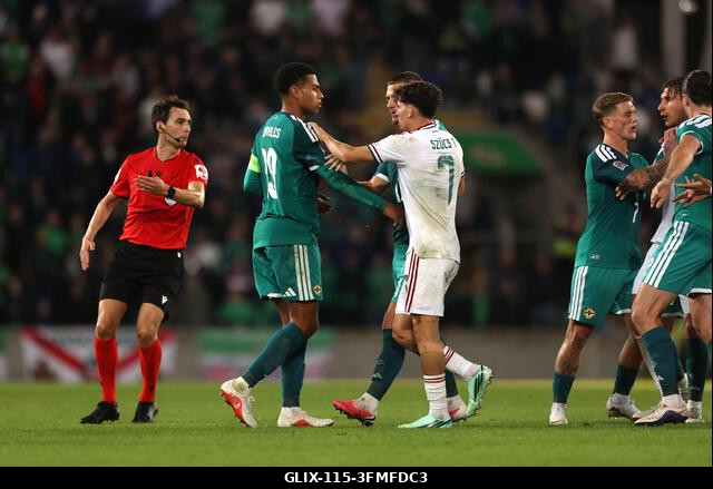 Eldurvult az indulatok az észak-ír Shea Charles és a magyar Szűcs Tamás között az UEFA Nemzetek Ligája bajnoki szakaszának B2-es csoportmérkőzésén...