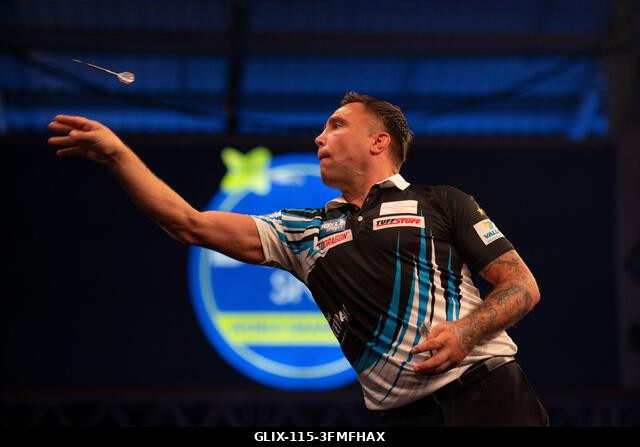 Leicester, Egyesült Királyság. 2026. szeptember 28. Gerwyn Price dob a 2026-os Boyle Sports World Grand Prix alatt a Mattioli Arénában, Leicesterbe...