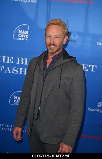 Los Angeles, Kalifornia, szeptember 29.: Ian Zeiring a 2026-os Blue Jacket divatbemutatón, amely a prosztatarák elleni küzdelem támogatására szolgá...