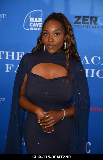 Los Angeles, Kalifornia, szeptember 29.: Christal Luster a 2026-os Blue Jacket divatbemutatón, amely a prosztatarák elleni küzdelem támogatására sz...