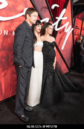 Josh Hartnett, Dakota Johnson és Anne Hathaway részt vesznek az Amazon MGM Studios 'Verity' című filmjének premierjén az AMC Lincoln Square-en, New...