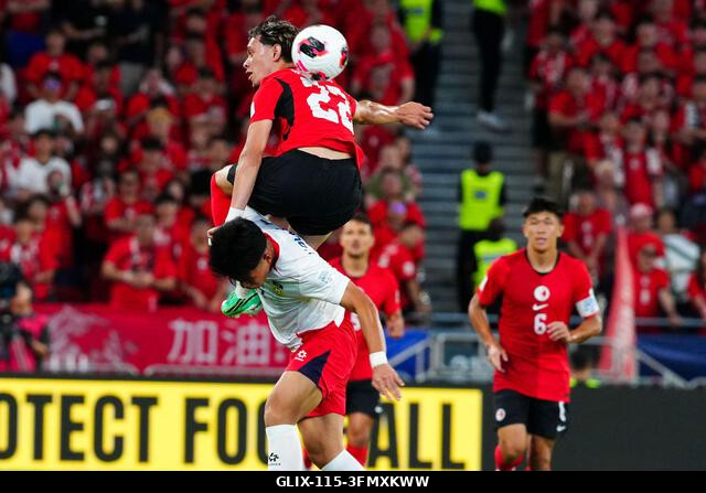 LEGJOBB KÉPEK - Egy általános nézetből Hongkong, Kína és Laosz csapata mérkőzik meg a FIFA ASEAN Kupa 2. szintű nyitómérkőzésén a Kai Tak Stadionba...