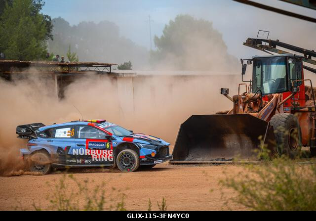 Alghero, Szardínia, Olaszország. 2026. október 1. Daniel Sordo (ESP) és Patricia SÃ¡iz (ESP) egy Hyundai i20 N Rally1 versenyautóval az FIA WRC RAL...