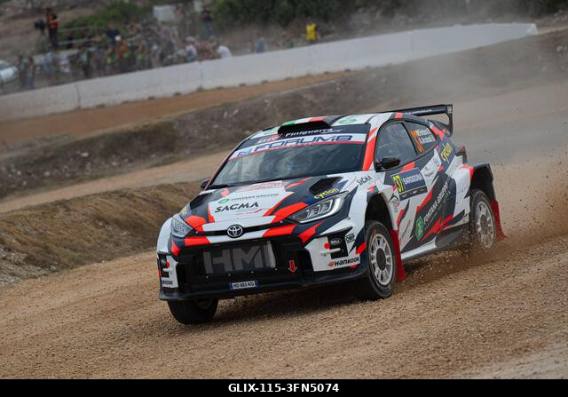 Alghero, Szardínia, Olaszország. 2026. október 1. Matteo Fontana (ITA) és Alessandro Arnaboldi (ITA) egy Toyota GR Yaris Rally2-n akcióban a FIA WR...