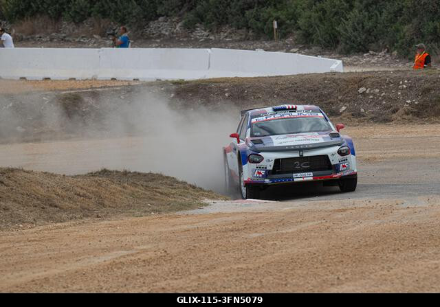 Alghero, Szardínia, Olaszország. 2026. október 1. Conner Martell (USA) és Alessandro Gelsomino (USA) egy Lancia Ypsilon HF Rally2-n akcióban a FIA...