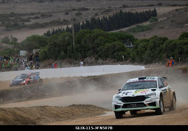 Alghero, Szardínia, Olaszország. 2026. október 1. Robert Virves (EST) és Jakko Viilo (EST) egy Skoda Fabia RS Rally2 versenyautóval az FIA WRC RALY...