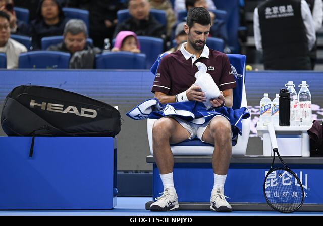Peking, Kína. 2026. október 4. Novak Djokovic a 2026-os China Open 7. napján a Nemzeti Teniszközpontban. Fotó: Meng Gao/Alamy Live News