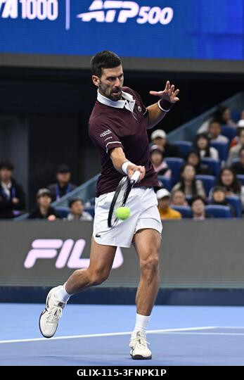 Peking, Kína. 2026. október 4. Novak Djokovic a 2026-os China Open 7. napján a Nemzeti Teniszközpontban. Fotó: Meng Gao/Alamy Live News