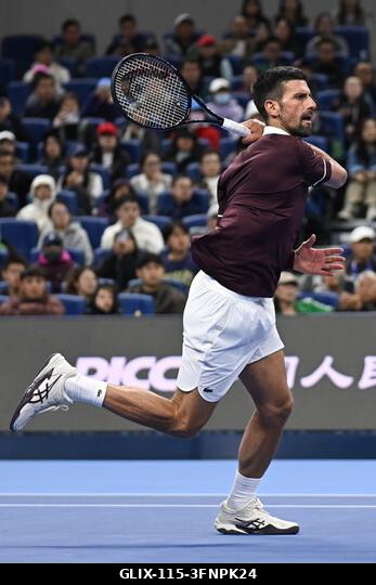 Peking, Kína. 2026. október 4. Novak Djokovic a 2026-os China Open 7. napján a Nemzeti Teniszközpontban. Fotó: Meng Gao/Alamy Live News