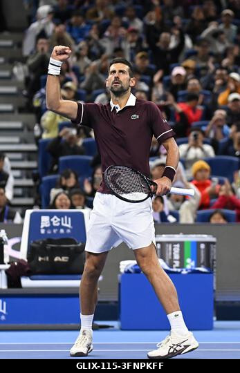 Peking, Kína. 2026. október 4. Novak Djokovic a 2026-os China Open 7. napján a Nemzeti Teniszközpontban. Fotó: Meng Gao/Alamy Live News