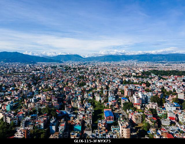 LEGJOBB KÉPEK - KATMANDU, NEPÁL — 2026. szeptember 27.: Légifelvétel a városképről tiszta kék ég alatt, eső után, Lalitpurban, Nepálban (Fotó: ap t...