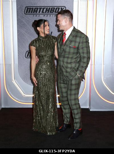 New York City, USA. 2026. október 5. Shay Shariatzadeh és John Cena részt vesznek az Apple Original Films „Matchbox: A film” című filmjének New Yor...
