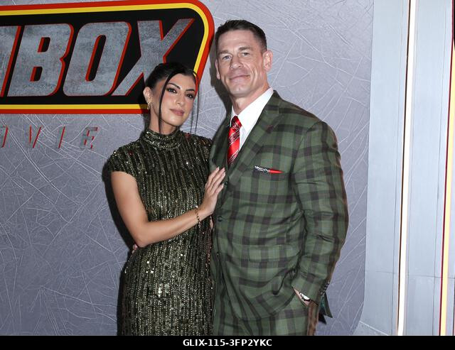 New York City, USA. 2026. október 5. Shay Shariatzadeh és John Cena részt vesznek az Apple Original Films „Matchbox: A film” című filmjének New Yor...