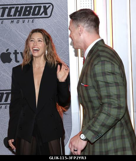 New York City, USA. 2026. október 5. Jessica Biel és John Cena részt vesznek az Apple Original Films „Matchbox: A film” című filmjének New York-i p...