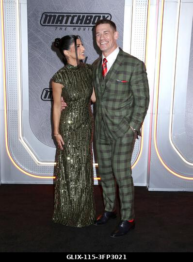 New York City, USA. 2026. október 5. Shay Shariatzadeh és John Cena részt vesznek az Apple Original Films „Matchbox: A film” című filmjének New Yor...