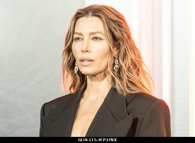 Jessica Biel Dolce & Gabbana ruhában részt vesz az Apple TV „Matchbox the movie” című filmjének premierjén az AMC Lincoln Square-en, New Yorkban, 2...