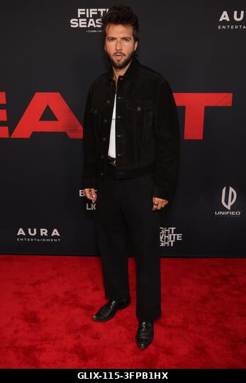 Los Angeles, Kalifornia, október 6.: Guy Burnet a "The Beast" című film premierjén, 2026. október 6-án. Forrás: AdMedia