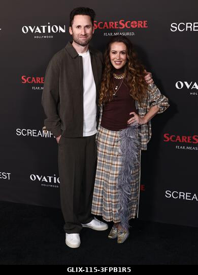 Hollywood, Egyesült Államok. 2026. október 6. Jeremy Weiss és Alyssa Milano a 26. éves Screamfest horrorfilm fesztiválon - Megnyitóestjén - Jeremy...
