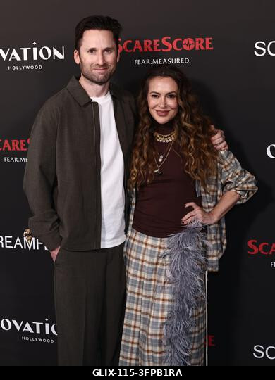 Hollywood, Egyesült Államok. 2026. október 6. Jeremy Weiss és Alyssa Milano a 26. éves Screamfest horrorfilm fesztiválon - Megnyitóestjén - Jeremy...