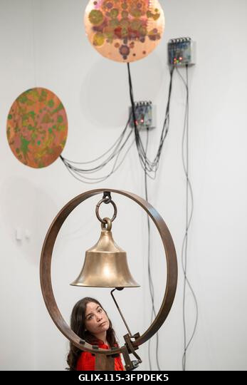 London, Egyesült Királyság. 2026. október 7. „Zodiac Machine”, 2025-2026, (viaszveszített bronzöntésű harangok, áramkör és dugattyúk, hang) a londo...