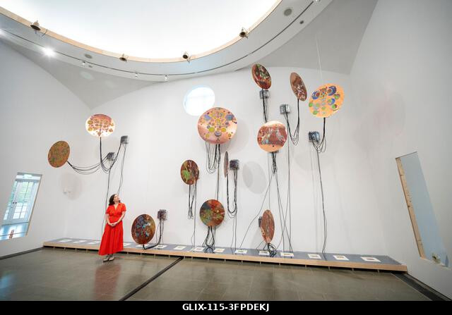 London, Egyesült Királyság. 2026. október 7. „Zodiac Machine”, 2025-2026, (viaszveszített bronzöntésű harangok, áramkör és dugattyúk, hang) a londo...