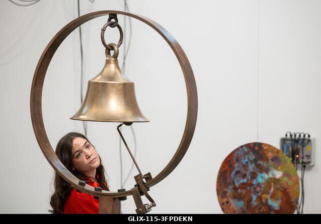 London, Egyesült Királyság. 2026. október 7. „Zodiac Machine”, 2025-2026, (viaszveszített bronzöntésű harangok, áramkör és dugattyúk, hang) a londo...