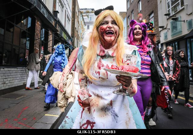 London, Egyesült Királyság. 2026. szeptember 10. Az éves Zombi Világnap résztvevői London belvárosában sétálnak, a Soho térről indulva és Soho körn...