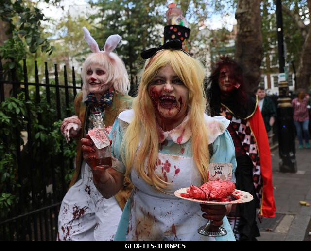 London, Egyesült Királyság. 2026. október 10. LONDON, ANGLIA - 2026. OKTÓBER 10.: Az utcák életre kelnek az élőhalottaktól, amint a zombik összegyű...