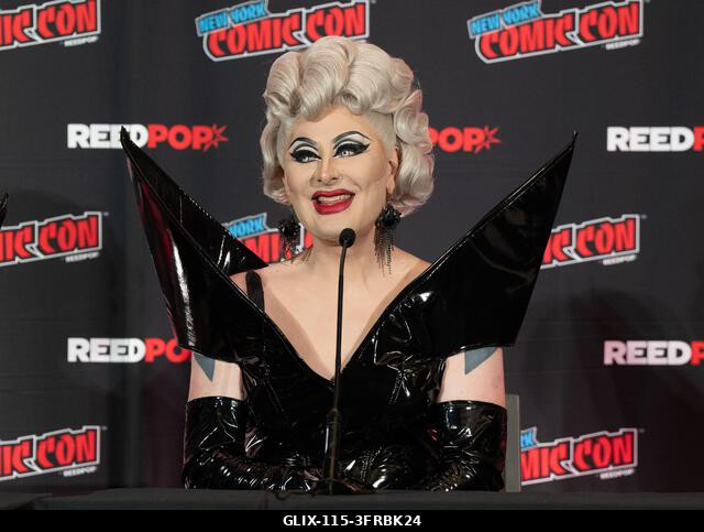 Dracmorda Boulet részt vesz a „Shudder és a Boulet fivérek Dragulája” panelbeszélgetésen a 2026-os New York Comic Conon a Jacob Javits Kongresszusi...