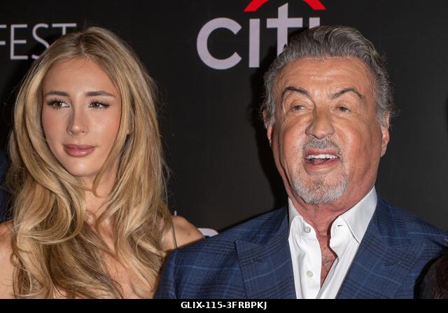 New York, Egyesült Államok. 2026. október 10. NEW YORK, NEW YORK - OKTÓBER 10.: (B) Scarlet Rose Stallone és Sylvester Stallone részt vesznek a "Tu...