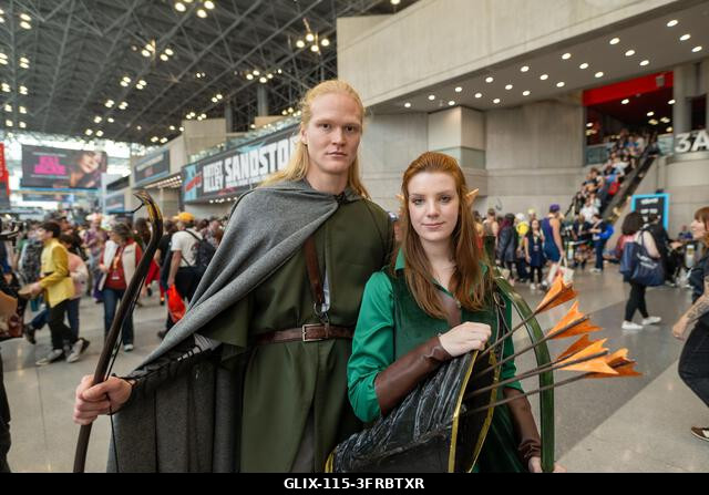 New York, Egyesült Államok. 2026. október 10. NEW YORK, NEW YORK - OKTÓBER 10.: A Gyűrűk Ura és a Hobbit sorozat Legolas és Tauriel által ihletett...