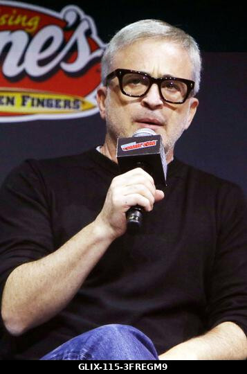 New York, NY, USA. 2026. október 10. Alex Kurtzman a Star Trek: Csillagflotta Akadémia panelbeszélgetésén a 2026-os New York Comic Conon a Javits C...
