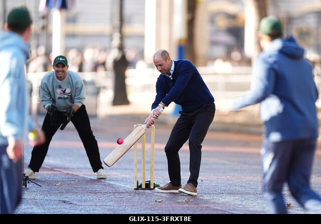 A walesi herceg az Egyesült Királyságból és Indiából érkező krikettsztárokkal együtt részt vesz egy különleges Earthshot-díj rendezvényen a londoni...